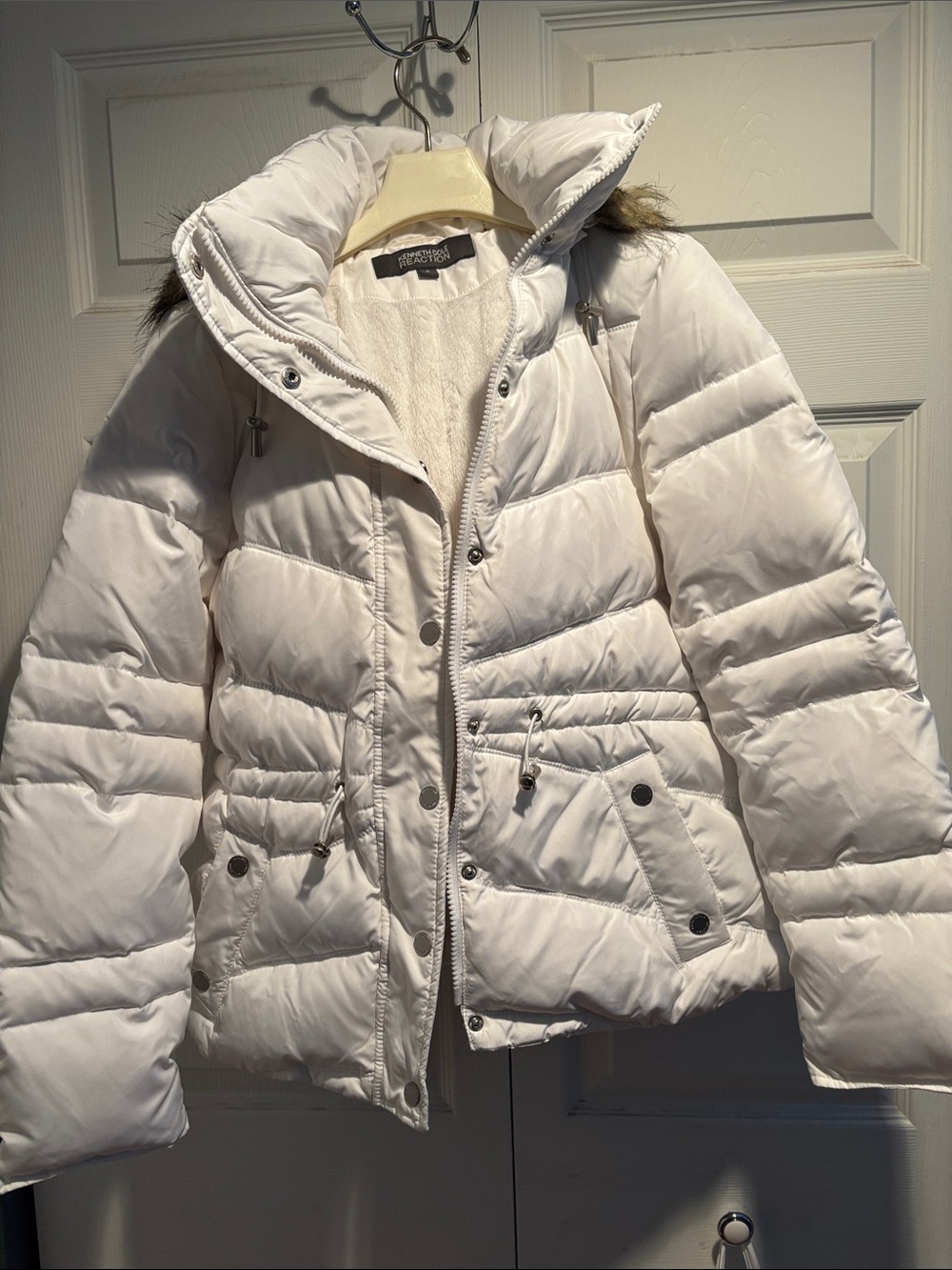 Kenneth Cole Reaction White Quilted Puffer Jacket with Faux Fur Trim